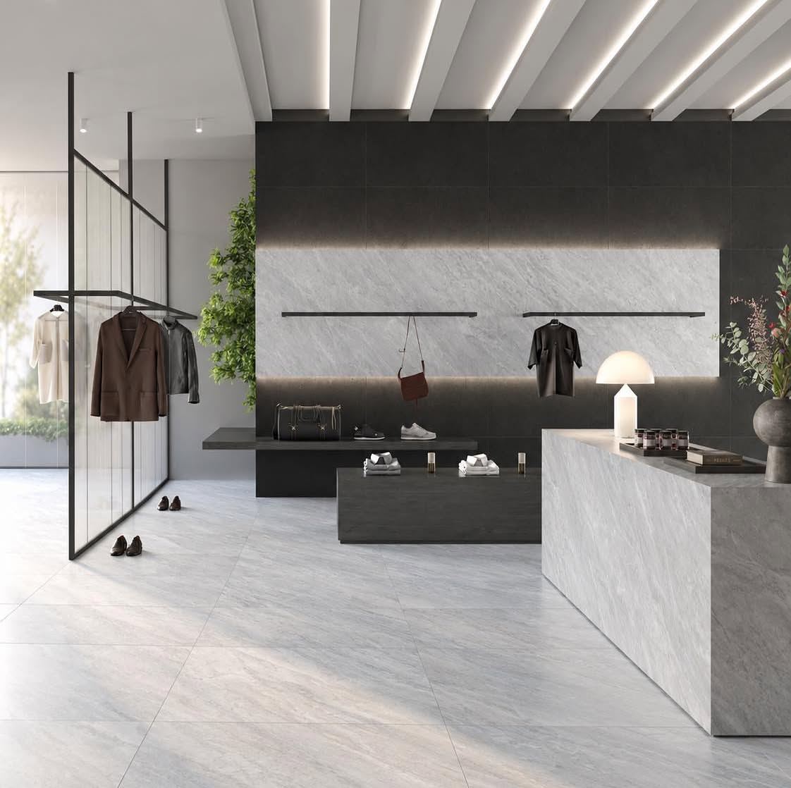 Bardiglio Silver met zilvergrijze marmerlook in een winkelinterieur bij TegelStore.nl in Roosendaal